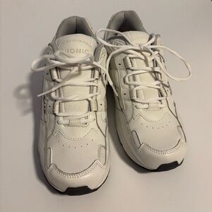 Vionic Men’s Classic White Sneakers